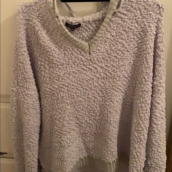 Light purple light weight pullover - Picture 1 of 2